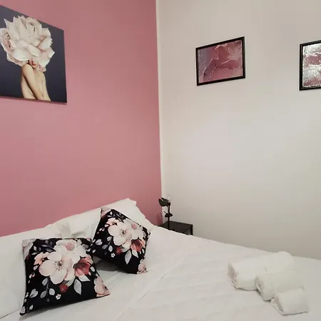 Luxury Sisters House 