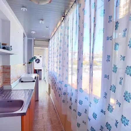 Luxury Sisters House 