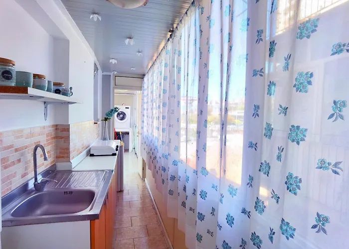 Luxury Sisters House 