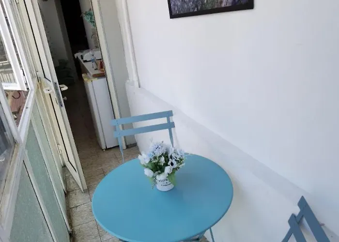 Luxury Sisters House 